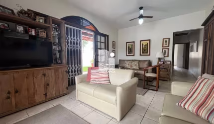 Casa com 3 quartos à venda na Rua Vasco de Oliveira Gondin, --, Canasvieiras, Florianópolis por R$ 1.700.000