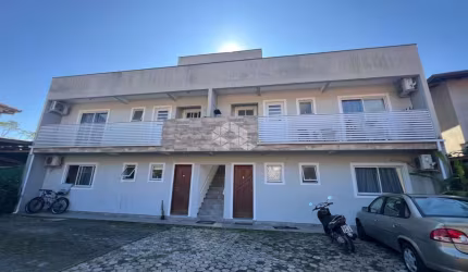 CASA + 4 APARTAMENTOS NO RIO TAVARES - PARA INVESTIDORES!