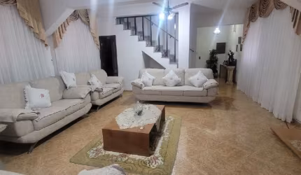 Casa ampla com elevador para Clinicas e Comércio Ref.2726