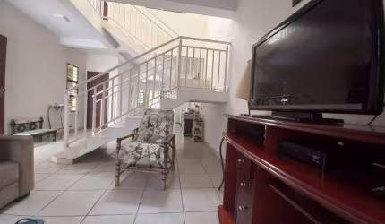 Casa com 3 quartos à venda na Rua Joaquim Rodrigues de Barros, 214, Vila Hortência, Sorocaba por R$ 480.000