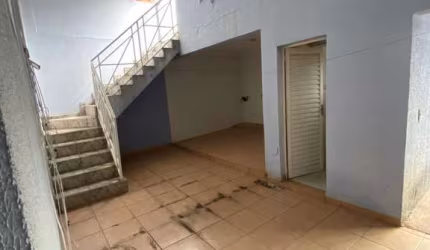 Casa com 3 quartos para alugar na Avenida Itavuvu, 2183, Jardim Santa Cecília, Sorocaba por R$ 5.000