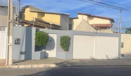 Casa à venda na Atalaia. Próximo aos arcos da orla.