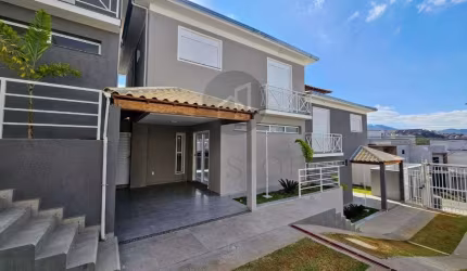Casa em condomínio fechado com 3 quartos à venda na Rua Vicente Alves da Silva, 125, Residencial Morumbí, Poços de Caldas, 116 m2 por R$ 560.000