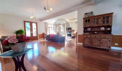 CASA MARAVILHOSA EM POÇOS DE CALDAS