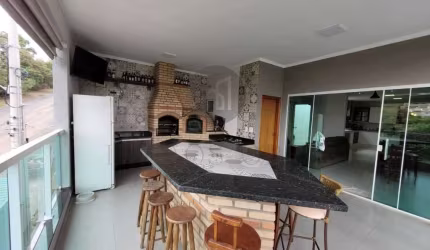 Casa com 3 quartos à venda na Rua das Mangueiras, 148, Vila Caio Junqueira, Poços de Caldas, 260 m2 por R$ 780.000