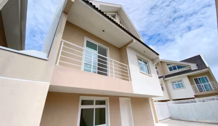 Casa de Condomínio com 3 quartos  à venda, 129.67 m2 por R$599000.00  - Uberaba - Curitiba/PR