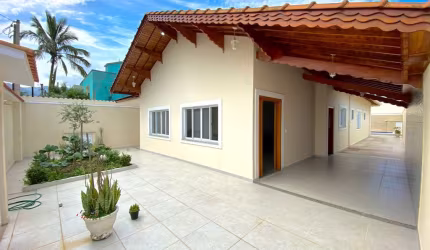 Linda casa, alto padrão, bem localizada, região militar, perto da praia