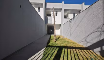 Casa Geminada à Venda em Planalto, Belo Horizonte - MG