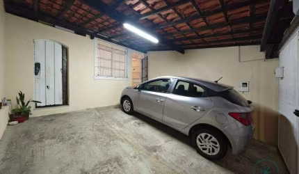 Casa Geminada à Venda em Planalto, Belo Horizonte - MG
