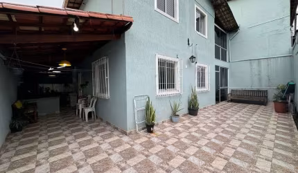 Casa à Venda em Santa Mônica, Belo Horizonte - MG