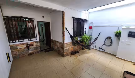 Casa geminada independente à venda no bairro Santa Amélia, Belo Horizonte/MG