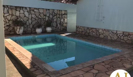 Ampla casa com 3 quartos, e piscina prox, ao hotel fazenda, jardim gramado