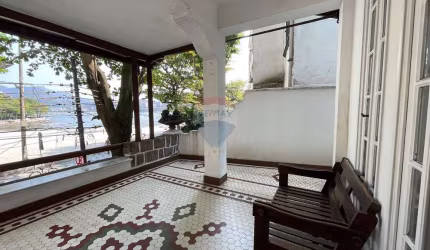Casa triplex Praia da Urca em frente ao mar: 4 quartos (2 suites) 4 salas garagem 3 carros 10 metros da praia