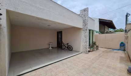 Maravilhosa casa com salão de festas privativo e solarium!