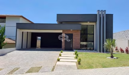 Casa com 3 dormitórios à venda, 220 m² por R$ 1.800.000 - Condominio Figueira Garden - Atibaia/SP