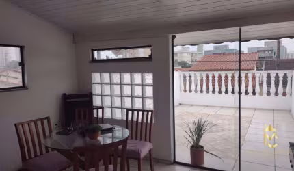 Casa à Venda em Parque Santo Antônio, Taubaté - SP