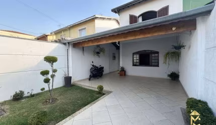 Sobrado à Venda em Chácara do Visconde, Taubaté - SP