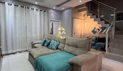 Casa com piscina e varanda Gourmet à venda em Condomínio em Taubaté