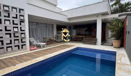 Casa em condomínio com piscina e varanda Gourmet para venda e locação.