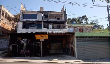 SOBRADO COM 3 PAVIMENTOS E SETE CASAS PARA ALUGAR NO JARDIM MITSUTANI