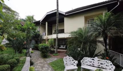 BROOKLIN VELHO, CONDOMINIO FECHADO, C/ PISCINA NA CA NA CASA  E NO CONDOMINIO. MOBILIADA -IMPERDIVEL