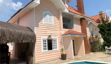 CASA DE CONDOMÍNIO NO ALTO DA BOA VISTA COM INCRÍVEL ÁREA EXTERNA COM PISCINA E CHURRASQUEIRA
