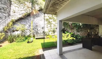 Casa com 3 Quartos e 4 banheiros à Venda, 204 m- Morumbi