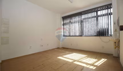 Sala Comercial com 37m² em ótima localização.