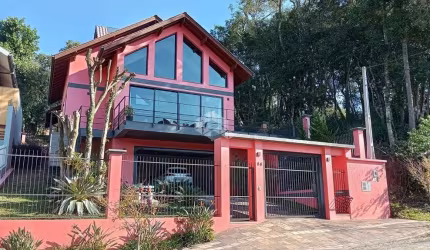 Casa com 290m² com 2 quartos e terreno de 405m²