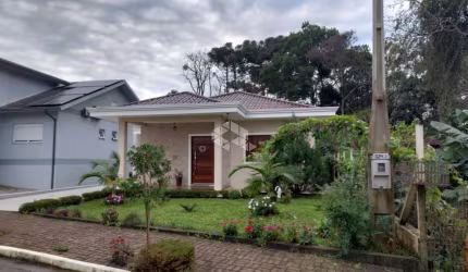 Excelente casa com 3 D
