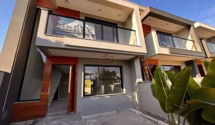 Casa à venda em São Leopoldo, Bairro Pinheiro - Com sacada e churrasqueira!
