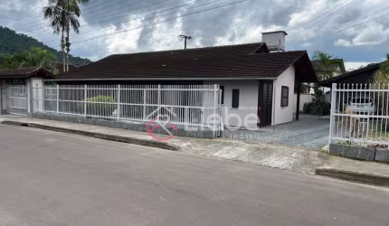 Casa com 3 quartos à venda no Centro, Pomerode , 193 m2 por R$ 850.000
