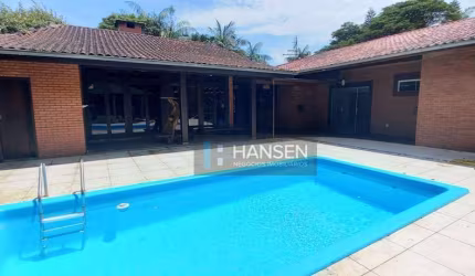 Casa com 2 suítes + 2 dormitórios  à venda, 1755 m² por R$ 1.700.000 - Costa e Silva - Joinville/SC