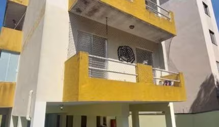 Apartamento 2 Dormitórios com Sacada, Sol da Manhã e Ótima Localização