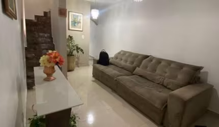 Sobrado de 200m² para venda com 3 dormitórios - Jardim Guayana