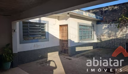 Com seus 117,10m² jd intercap otima localização sobrado