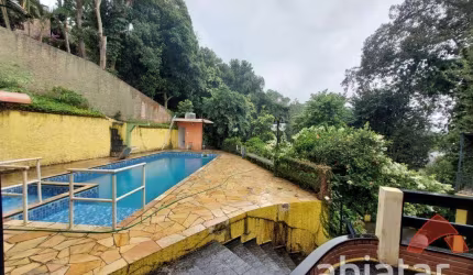 Casa a venda  com piscina Condomínio Jardim Iolanda Taboão da Serra SP