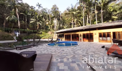 Casa Térrea com piscina e lago de agua natural a venda Condomínio Jardim Iolanda, Taboão da Serra SP