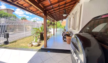 Casa com 3 quartos à venda na Fernando Ferrari, 305, Planalto, Belo Horizonte por R$ 1.970.000