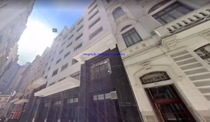 Sobreloja 372.83m², 02 banheiros.  Excelente localização entre as Ruas do Comercio, Quinze de Novembro e Quitanda.   Todas as informações aqui anuncia