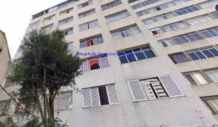 Apartamento Studio 30m², 01 dormitório e 01 banheiro.  Condomínio com portaria e segurança.  Excelente localização á 10 minutos andando para a estação