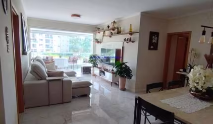 Apartamento  136m², 03 dormitórios (sendo suítes) e 04 banheiros.  Condomínio com portaria, salão de festas, piscina e academia.