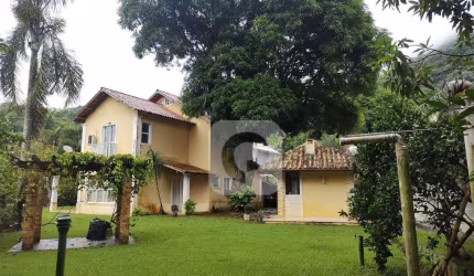 Casa de Condomínio 4 quartos, sendo 4 suítes