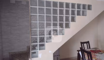 VENDO CASA COM 05 QUARTOS E PISCINA, EXCELENTE OPORTUNIDADE.