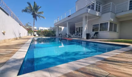Lindo Sobrado Alto Padrão 100 metros da Praia