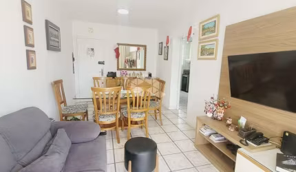 Apartamento com três dormitórios na Praia Comprida, São José/SC