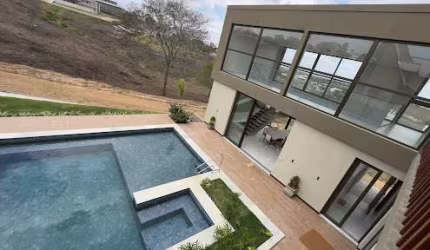 VENDE-SE CASA DE LUXO EM GRAVATÁ - 626M² - 6 SUÍTES