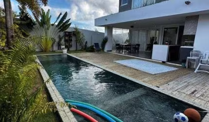Casa em Alphaville Litoral Norte III com 3|4, 04G e 303M² (Venda ou Loçação)