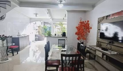 Vendo casa com 406m, 2 Pav. na Angustuta, em Marco - Belém - PA