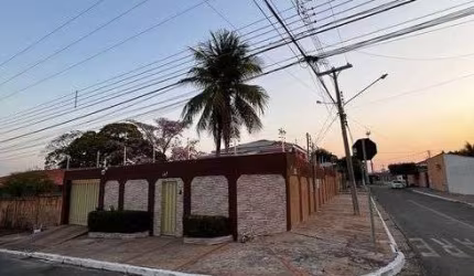 Sobrado com piscina a Venda 5 quartos 1 Suíte Bairro Cidade Alta - Cuiabá - MT
